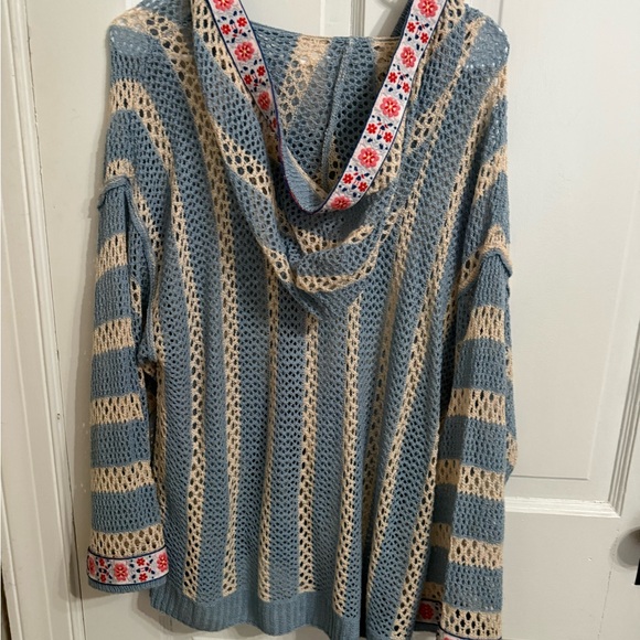 POL Blue and Cream Patterned Cardigan - Picture 3 of 3